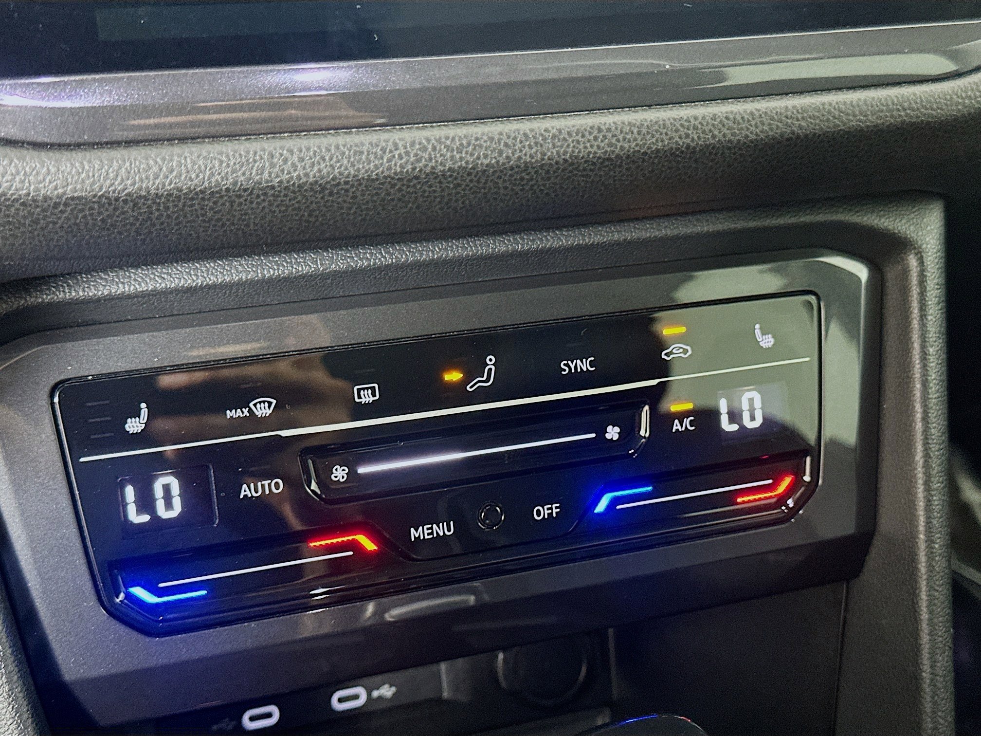 Used 2022 Volkswagen Tiguan SE image 12