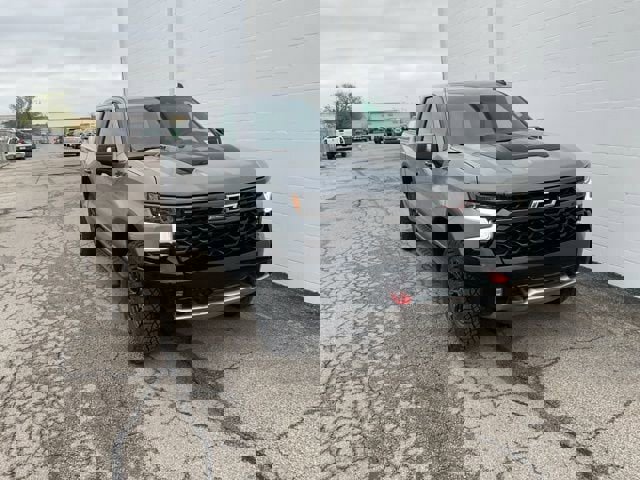 Used 2024 Chevrolet Silverado 1500 ZR2 w/ Technology Package AWD/4WD image 1