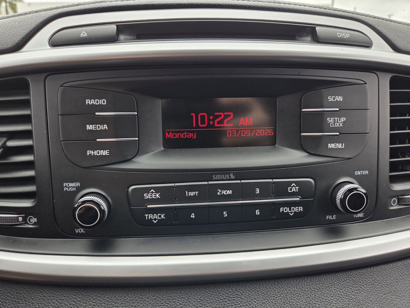 Used 2017 Kia Sorento L image 22