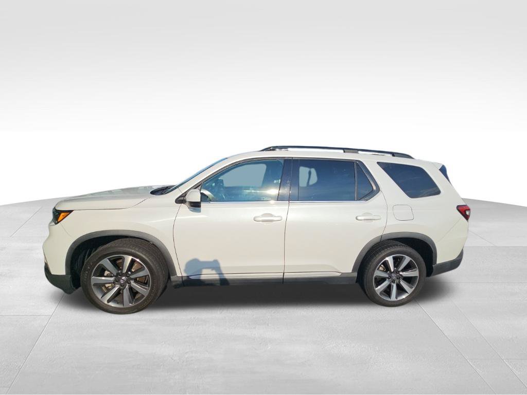 Used 2023 Honda Pilot Touring image 2