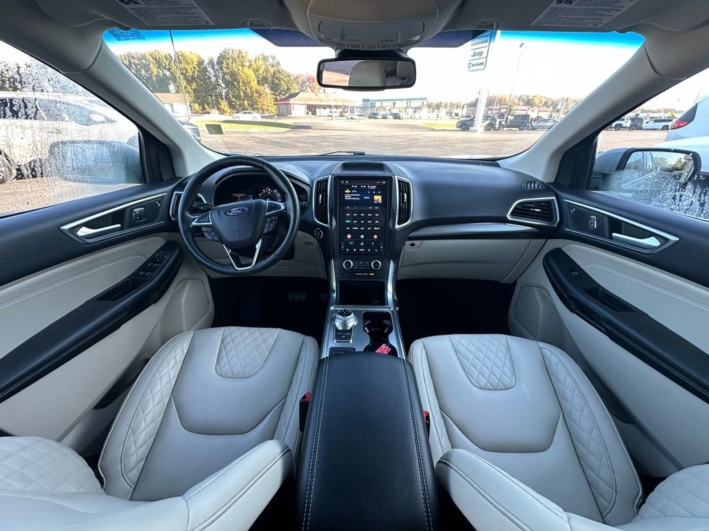 Used 2024 Ford Edge Titanium image 30