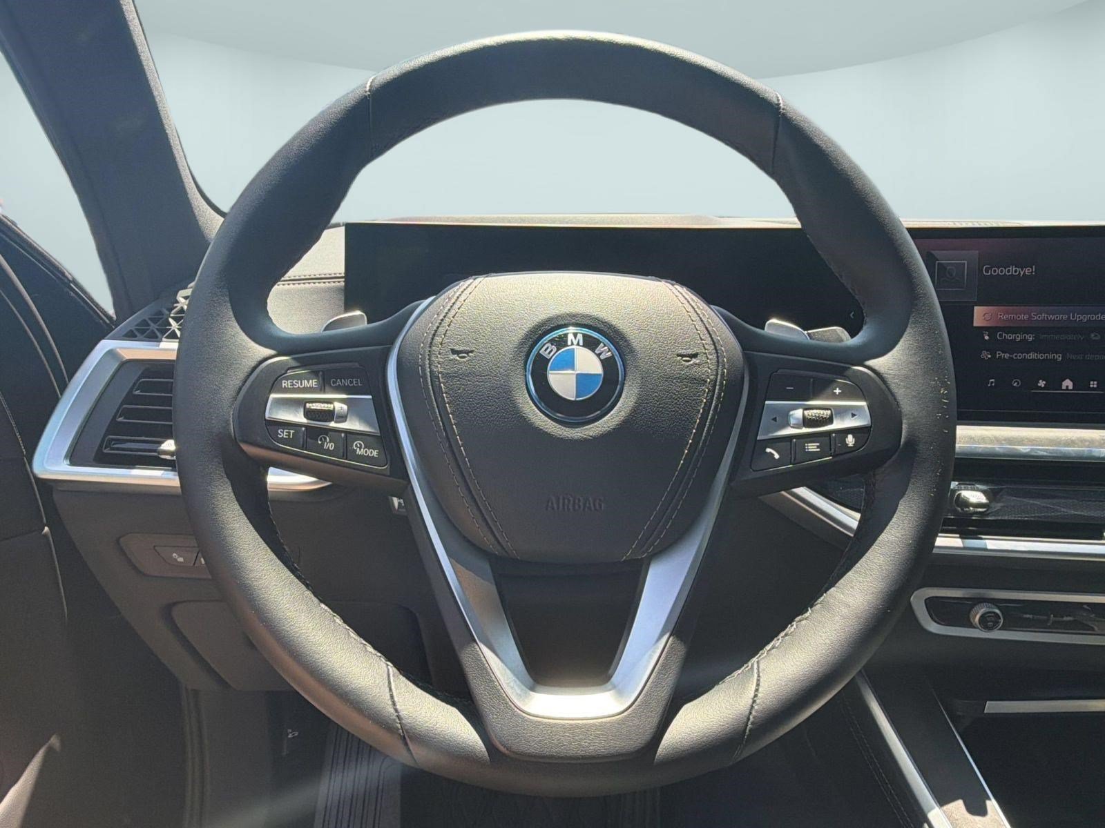 Used 2025 BMW X5 xDrive50e AWD/4WD image 11
