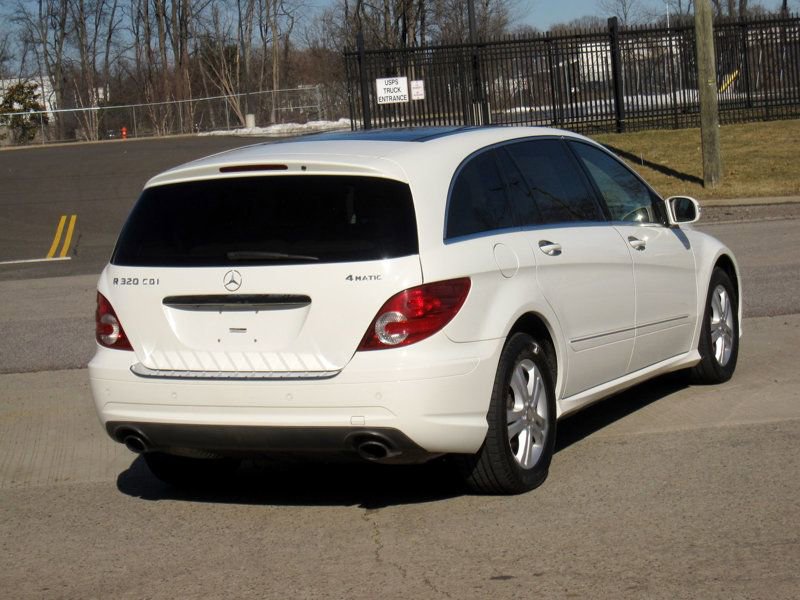 Used 2008 Mercedes-Benz R 320 CDI 4MATIC w/ P2 Pkg image 12