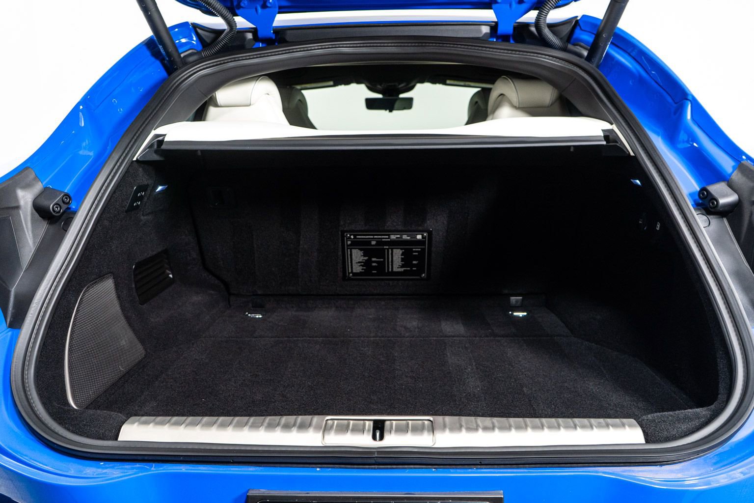 Certified 2025 Ferrari Purosangue image 32