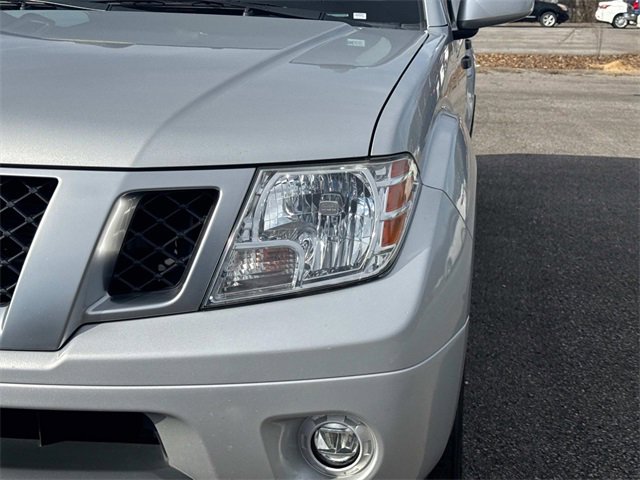 Used 2020 Nissan Frontier PRO-4X image 11