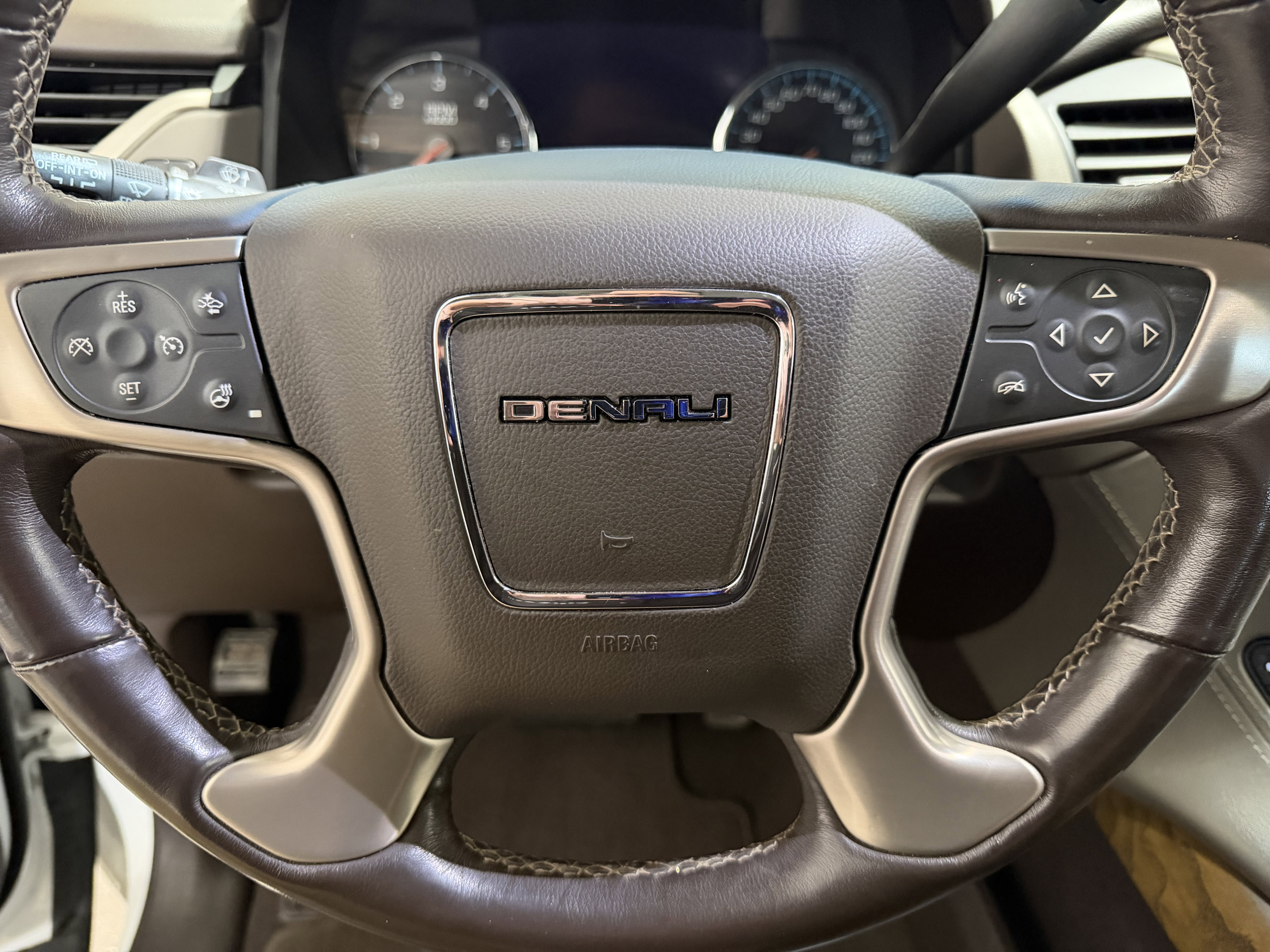 Used 2019 GMC Yukon Denali image 14