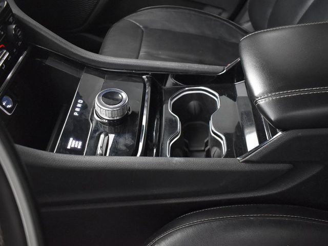 Used 2023 Jeep Grand Cherokee Limited w/ Black Appearance Package image 33