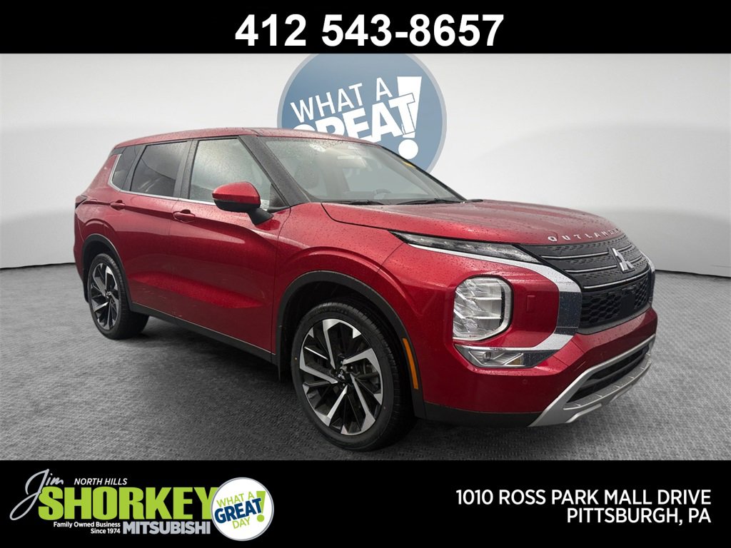 Used 2024 Mitsubishi Outlander SE image 1