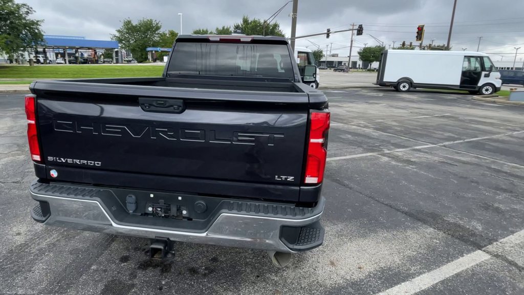 Used 2024 Chevrolet Silverado 2500 LTZ AWD/4WD image 9