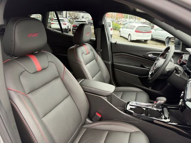 Used 2025 Chevrolet Trax RS w/ Driver Confidence Package image 36