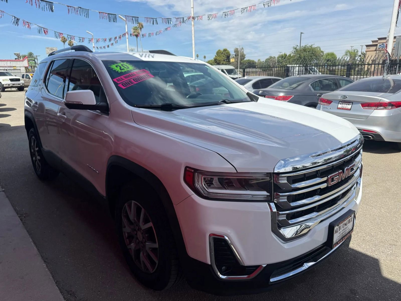 Used 2020 GMC Acadia SLT w/ Premium Package image 2