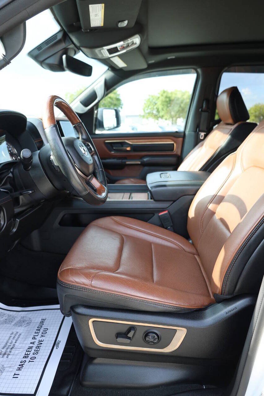 Used 2022 RAM 1500 Limited w/ Body Color Bumper Group AWD/4WD image 13