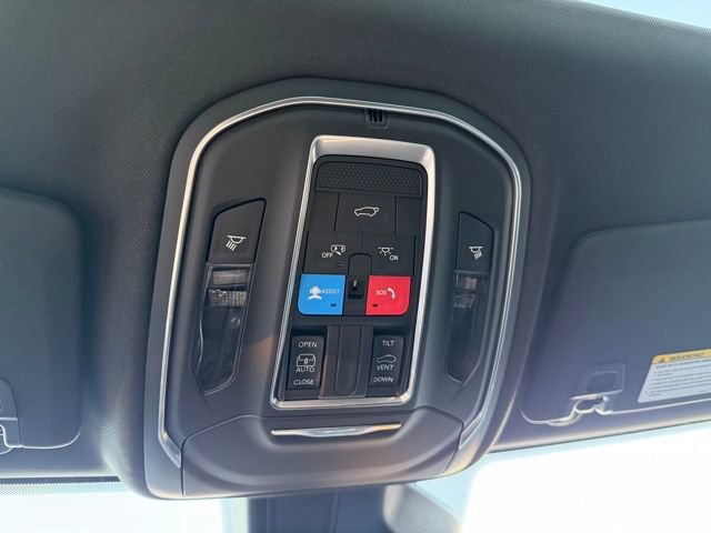 New 2025 Jeep Grand Cherokee Altitude image 47