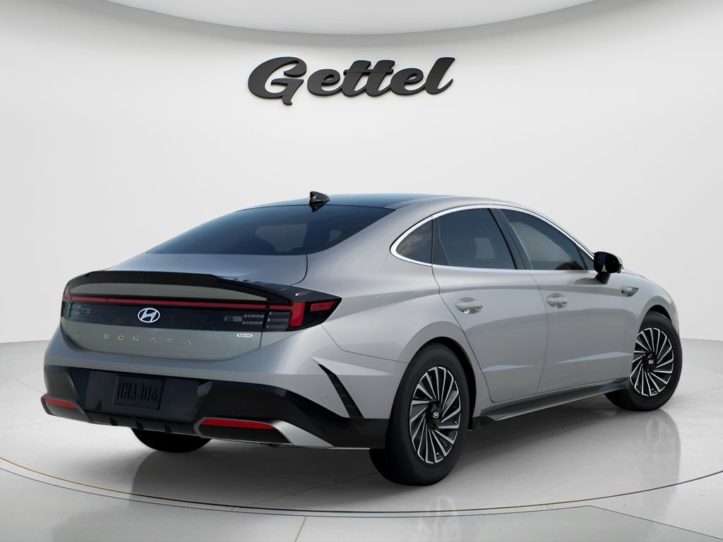 Used 2025 Hyundai Sonata Limited FWD image 4