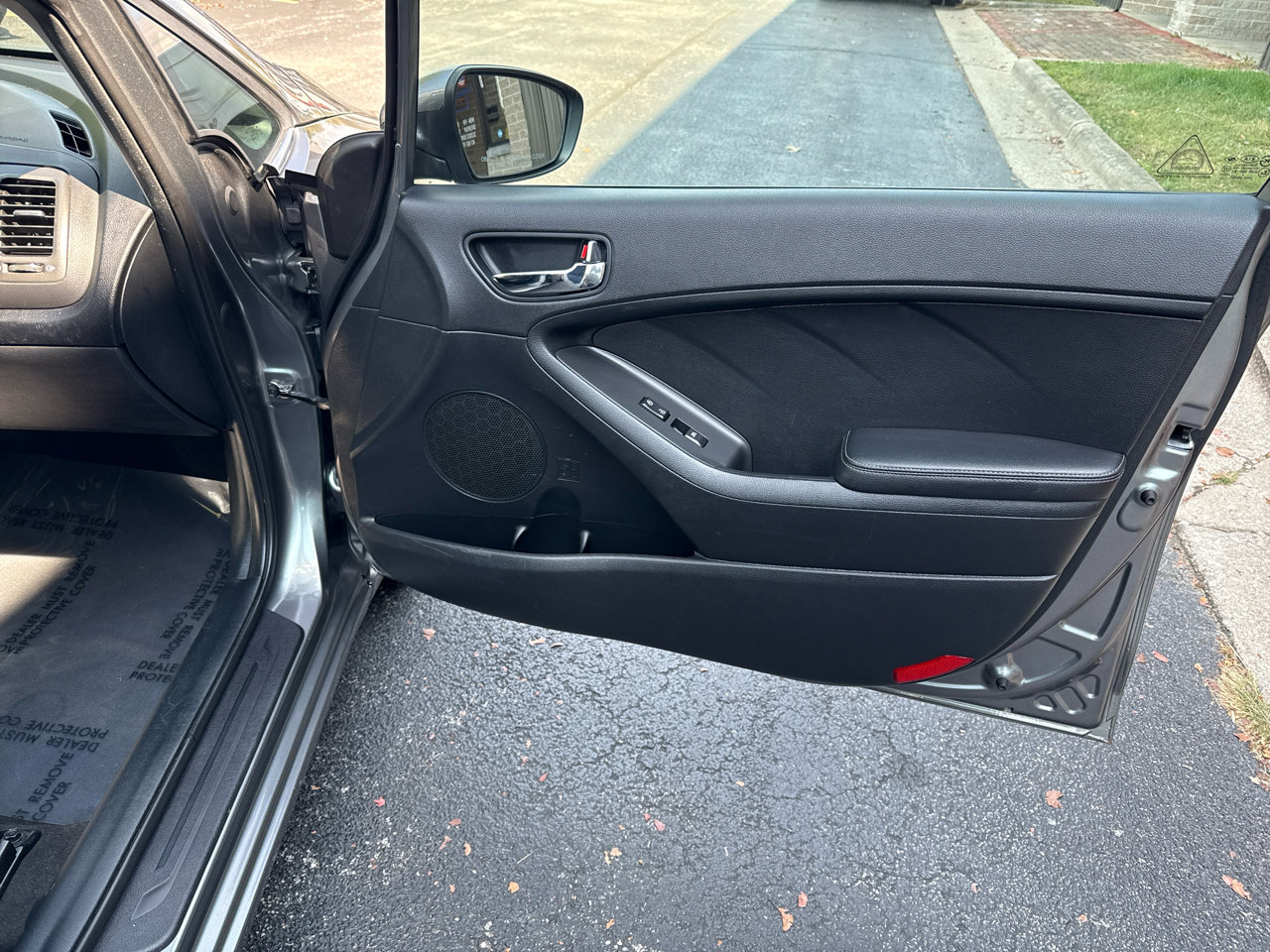 Used 2015 Kia Forte EX image 30