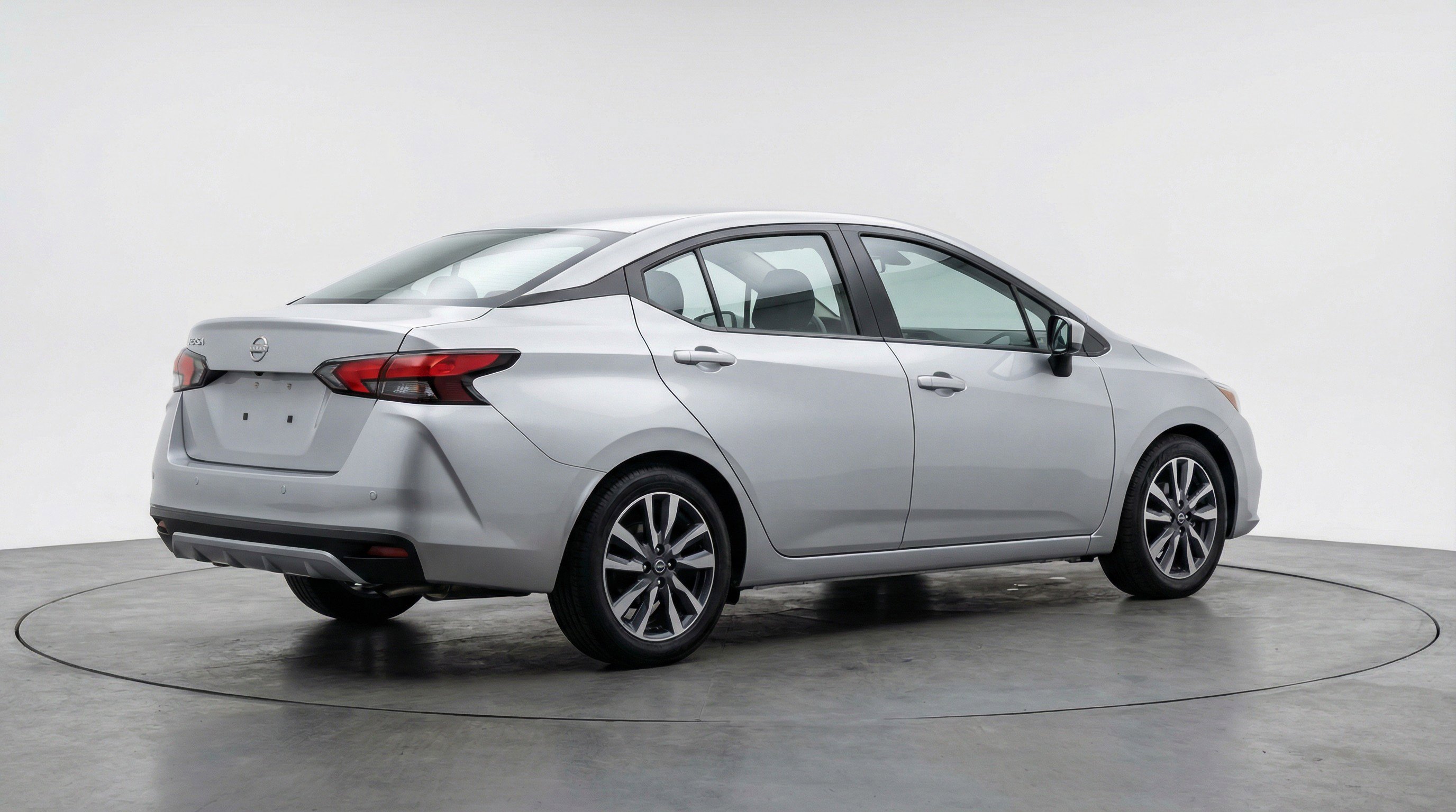 Used 2025 Nissan Versa SV FWD image 9