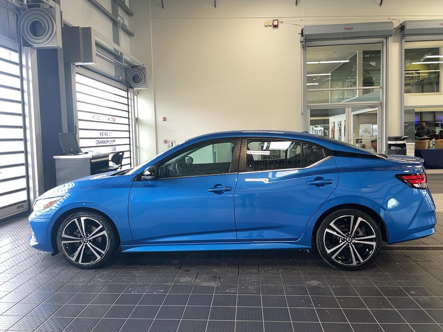 Used 2021 Nissan Sentra SR FWD image 4