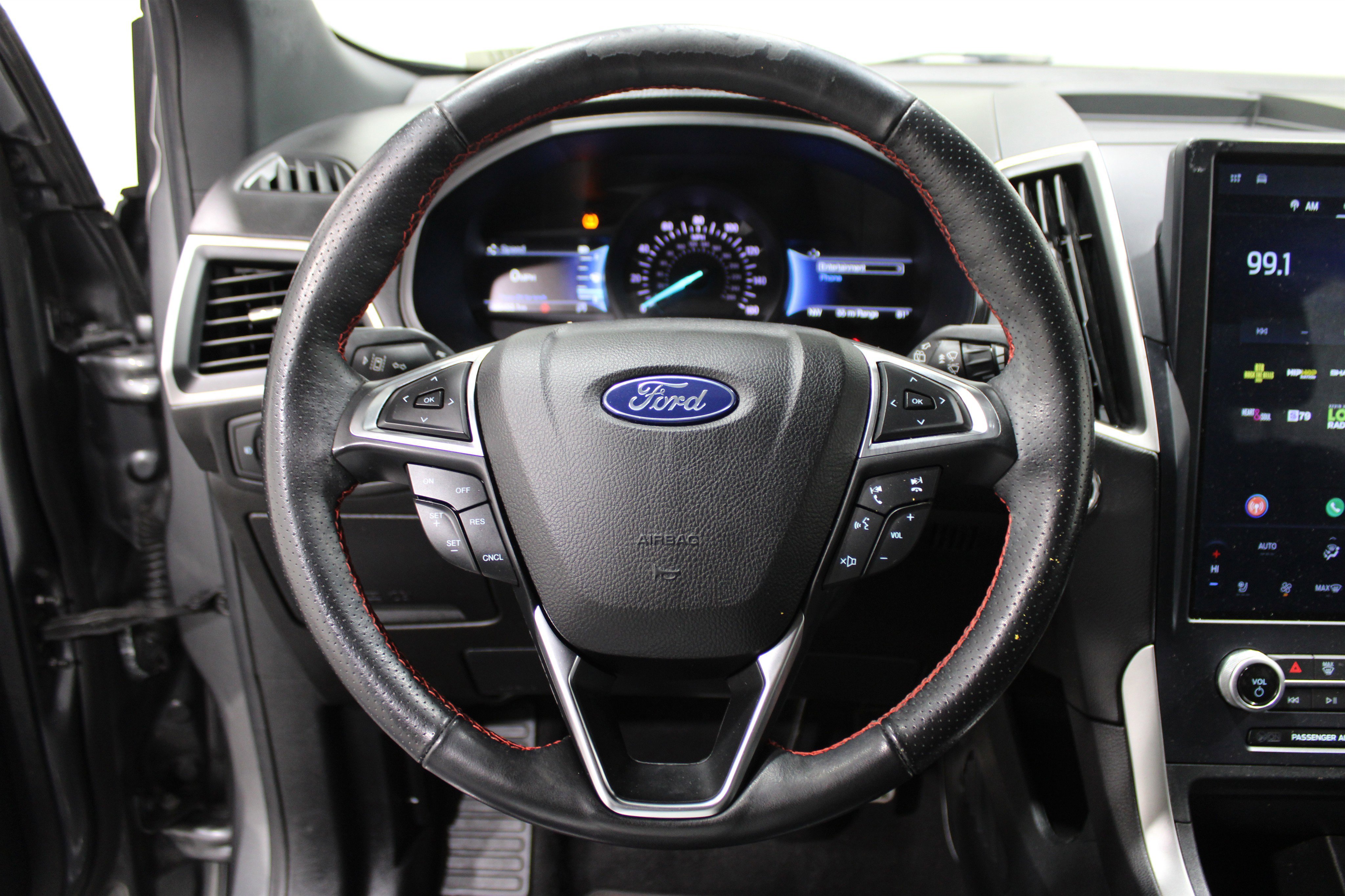 Used 2022 Ford Edge ST-Line image 9