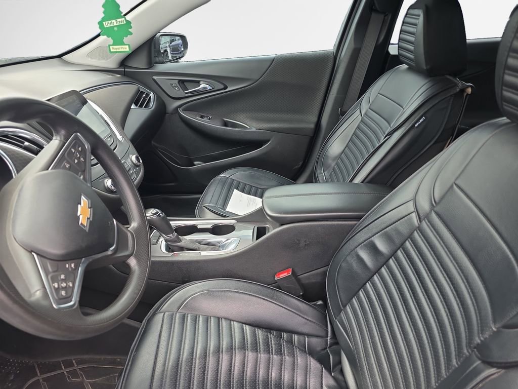 Used 2020 Chevrolet Malibu LT FWD image 12