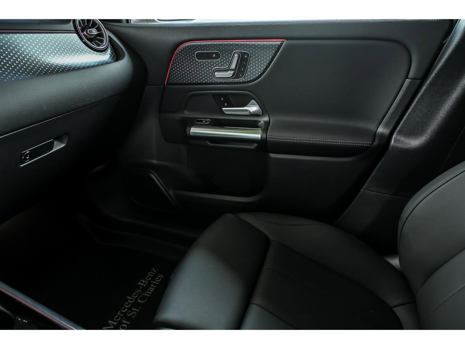 Certified 2026 Mercedes-Benz GLA 250 4MATIC image 21