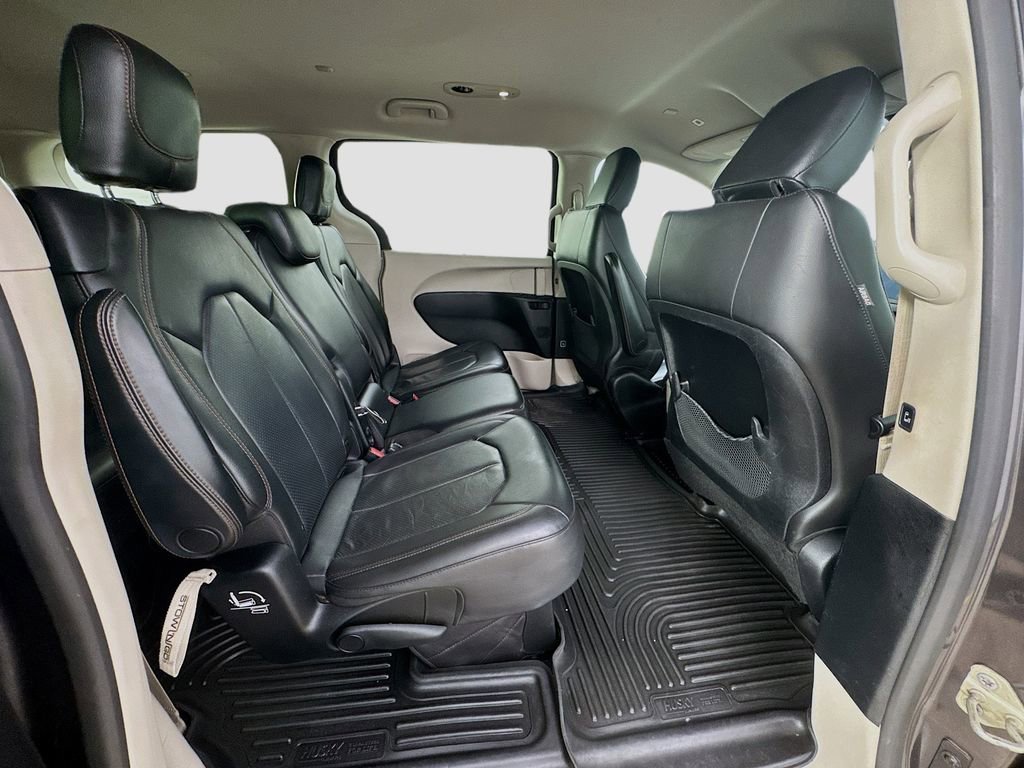 Used 2019 Chrysler Pacifica Touring-L w/ Advanced Safetytec Group FWD image 34
