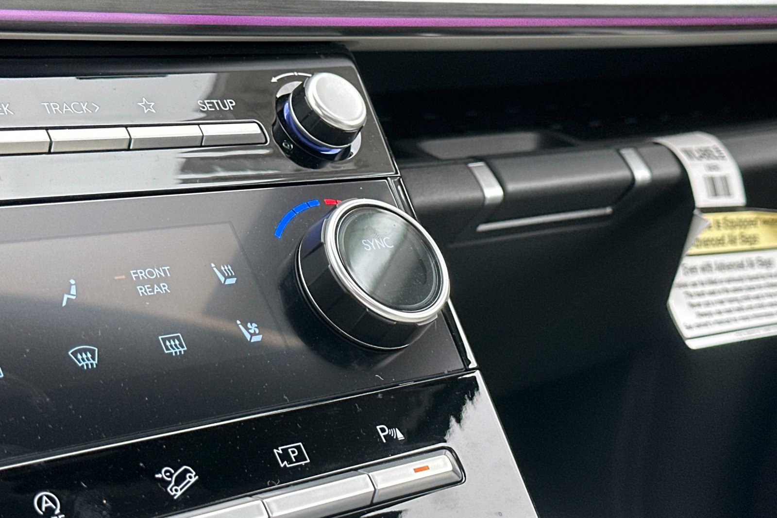 Used 2025 Hyundai Santa Fe Limited image 30