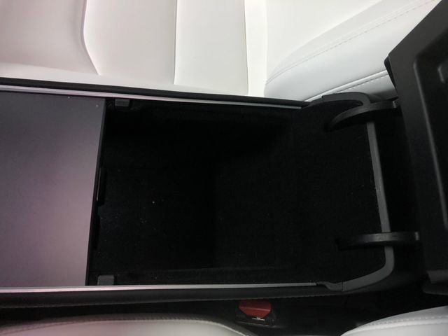 Used 2024 Tesla Model Y Performance image 28