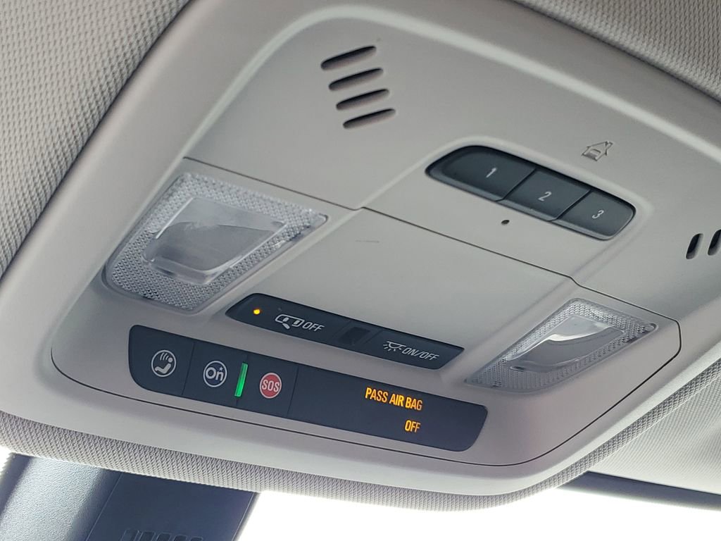Used 2020 Chevrolet Traverse LT w/ LPO, Floor Liner Package AWD/4WD image 20
