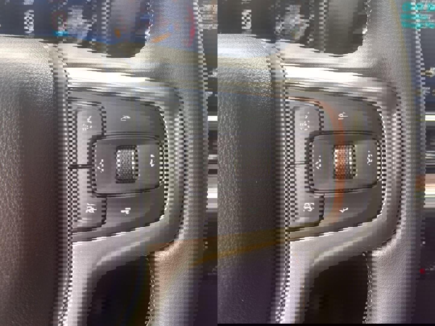 Used 2025 Chevrolet Silverado 2500 LT w/ Convenience Package image 21