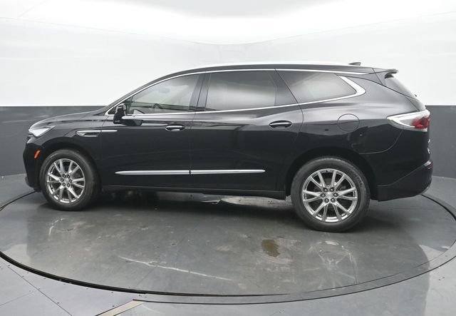 Used 2022 Buick Enclave Essence w/ Experience Buick Package FWD image 3