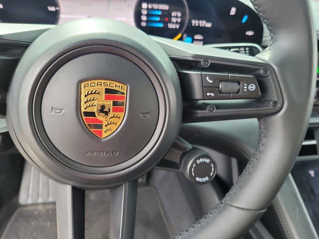 Used 2022 Porsche Taycan GTS image 24