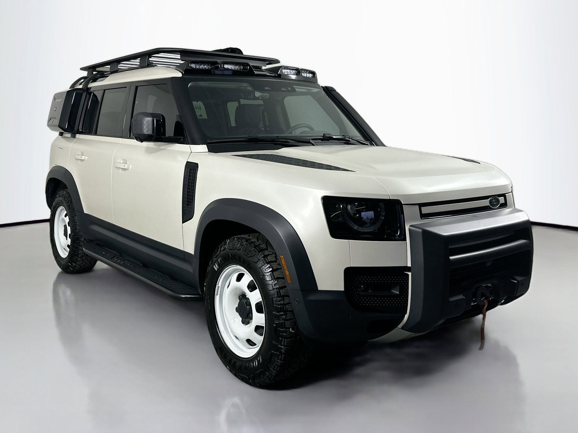 Used 2024 Land Rover Defender 110 S image 3