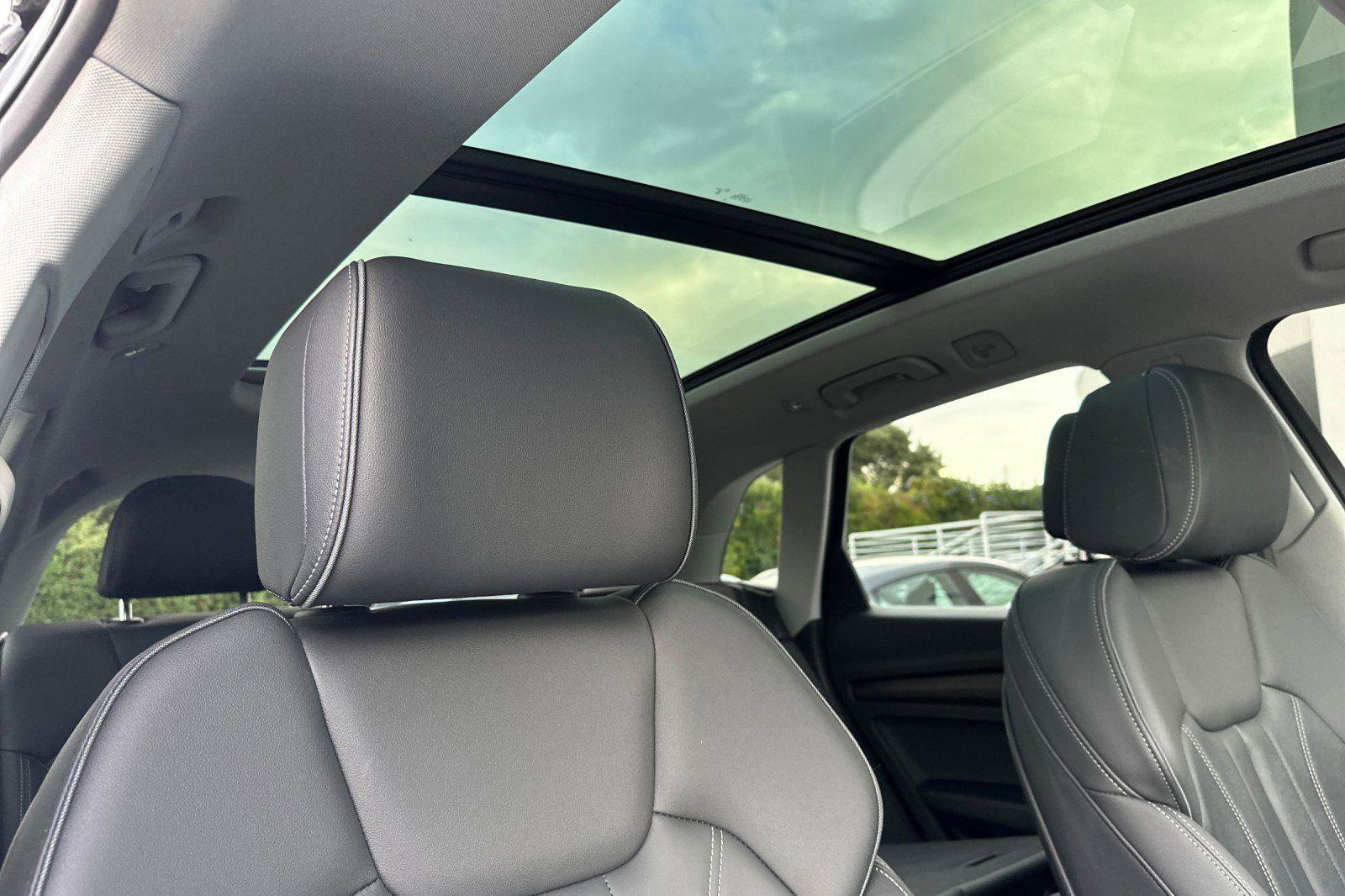 Used 2024 Audi Q5 e Premium image 17