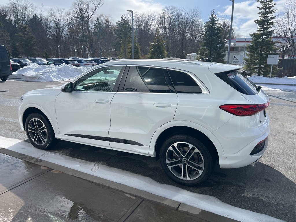 Certified 2025 Audi Q5 Premium w/ Convenience Package image 46