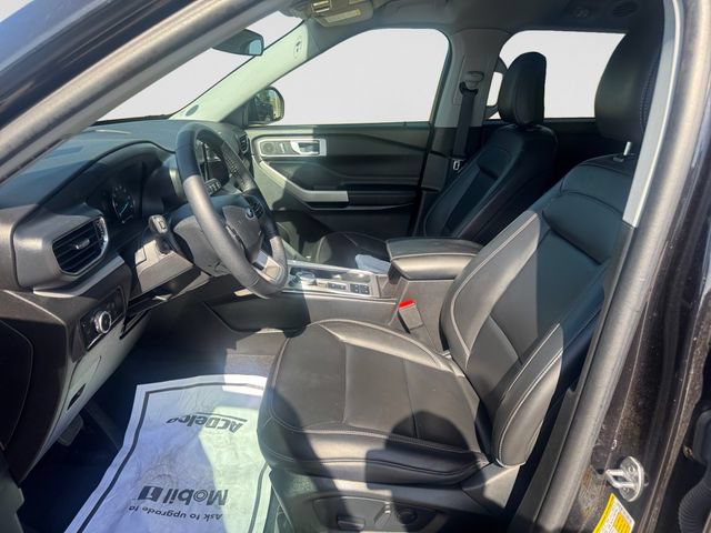 Used 2024 Ford Explorer XLT w/ Equipment Group 202A RWD image 11