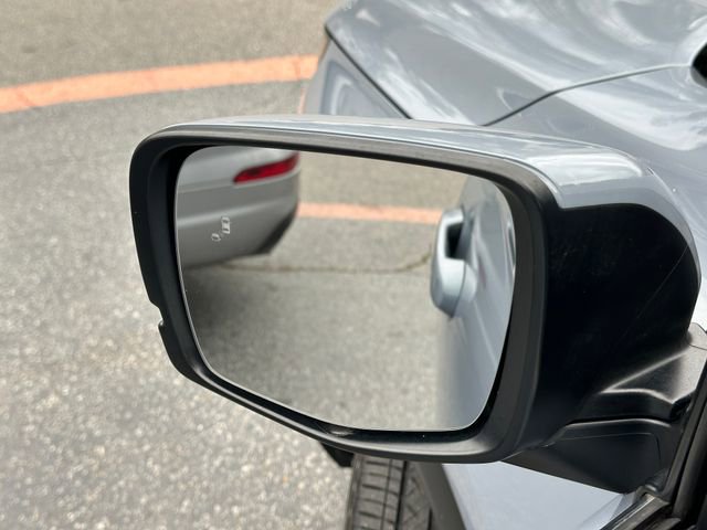 Used 2025 Honda Pilot Touring image 13