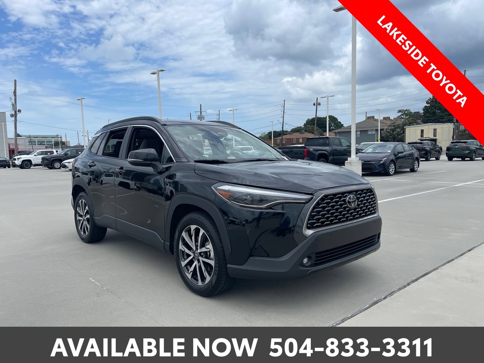 Used 2023 Toyota Corolla Cross XLE w/ Convenience Package AWD/4WD image 7