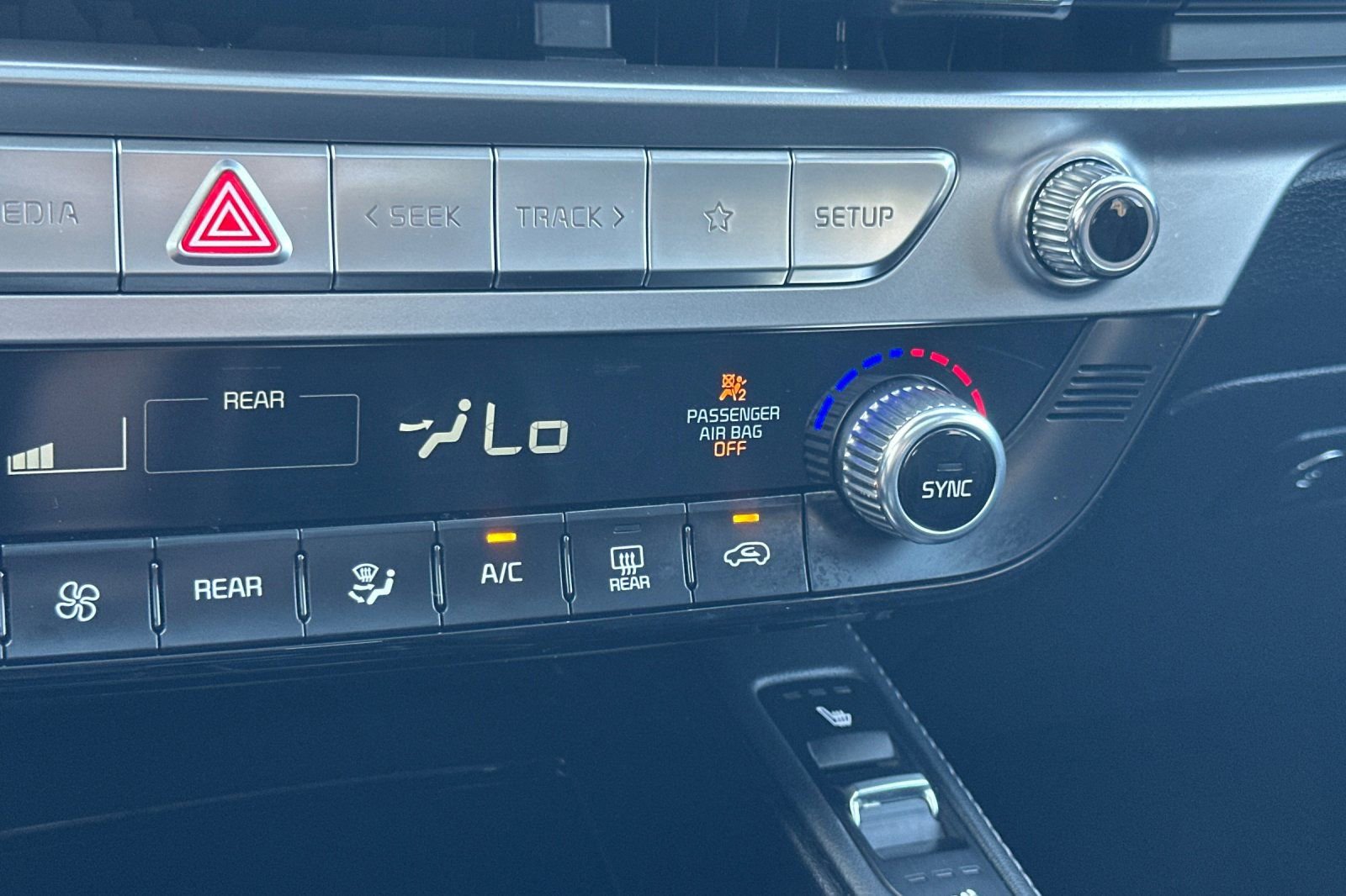 Used 2024 Kia Telluride EX image 32