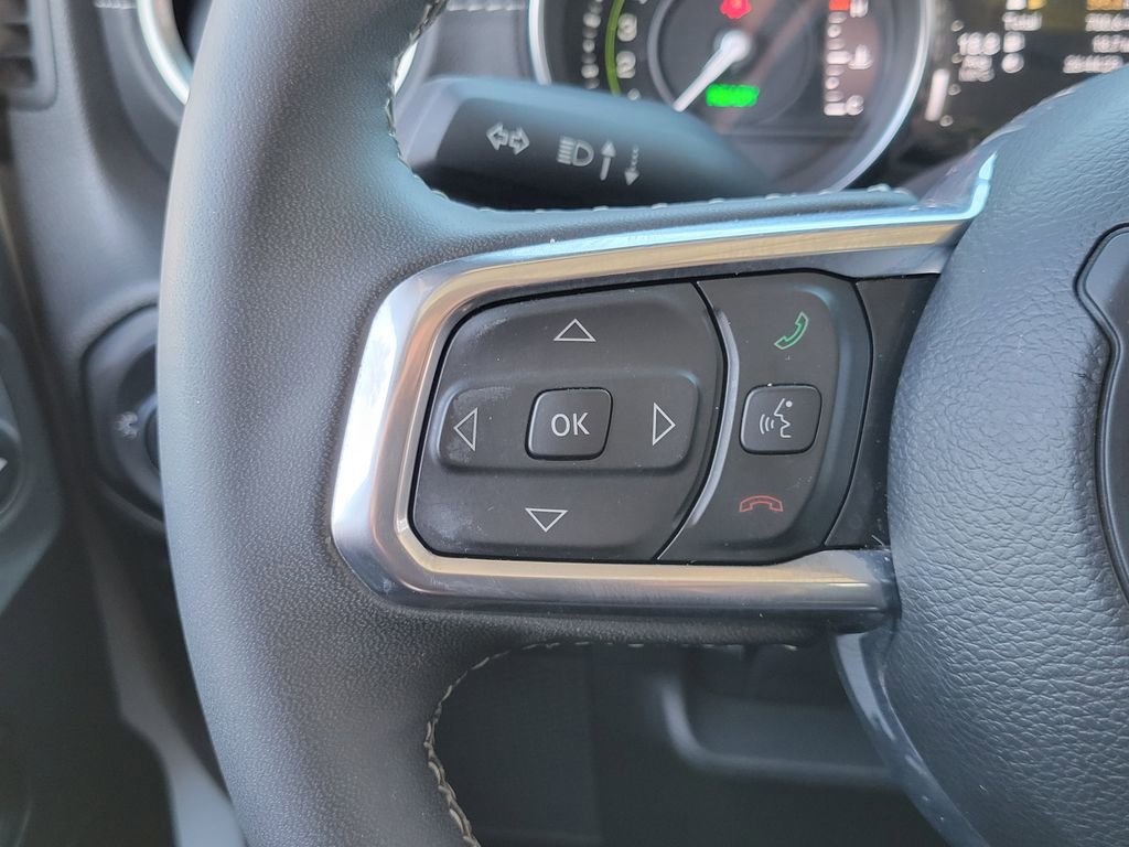 Used 2023 Jeep Wrangler Unlimited Sahara image 5