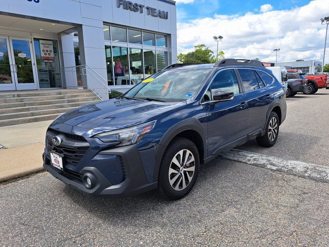 Certified 2025 Subaru Outback Premium AWD/4WD image 2