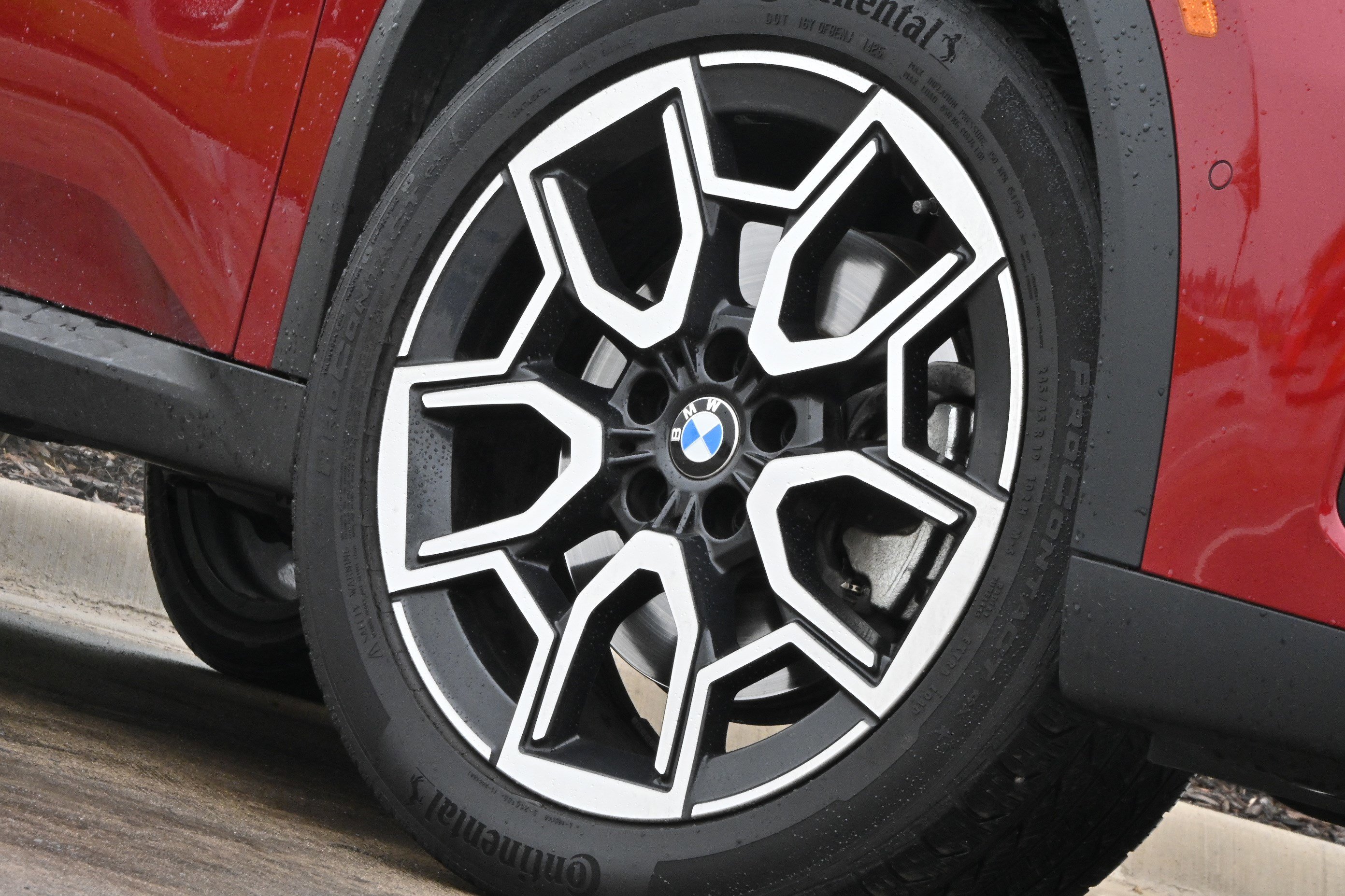 Certified 2025 BMW X2 xDrive28i AWD/4WD image 11