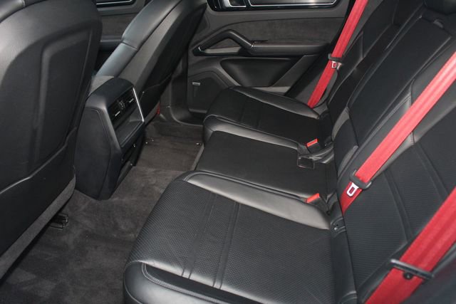 Used 2021 Porsche Cayenne GTS w/ Premium Package image 25