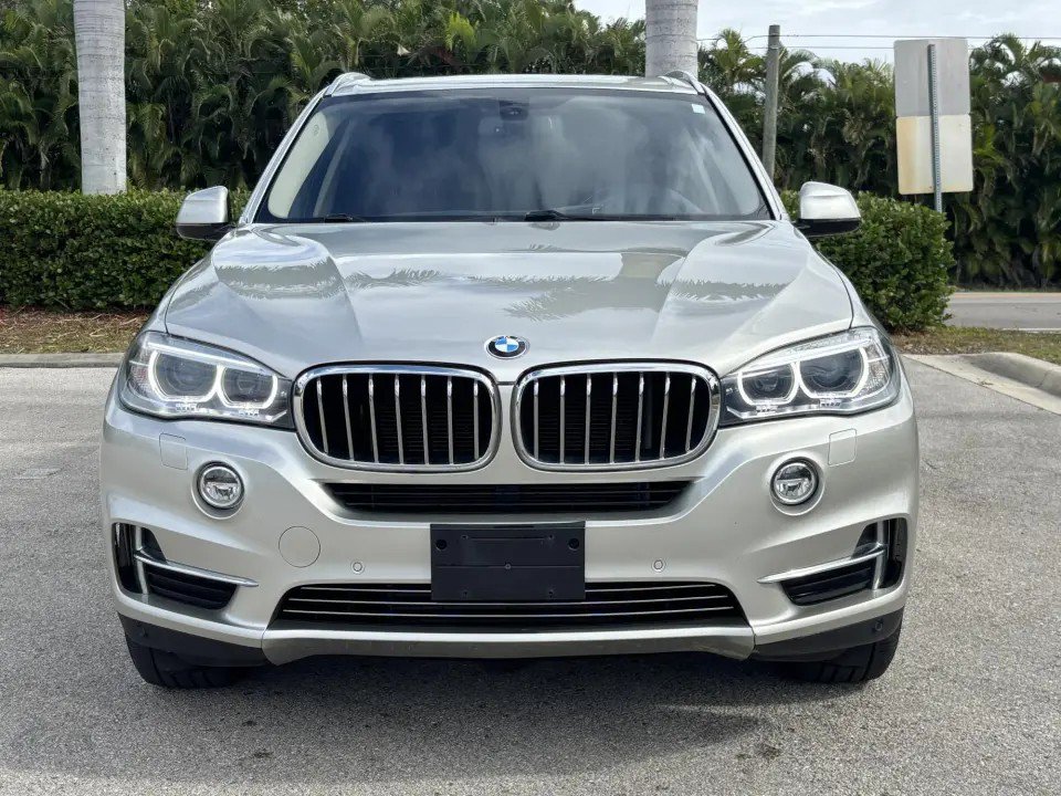 Used 2015 BMW X5 xDrive35i w/ Premium Package AWD/4WD image 3