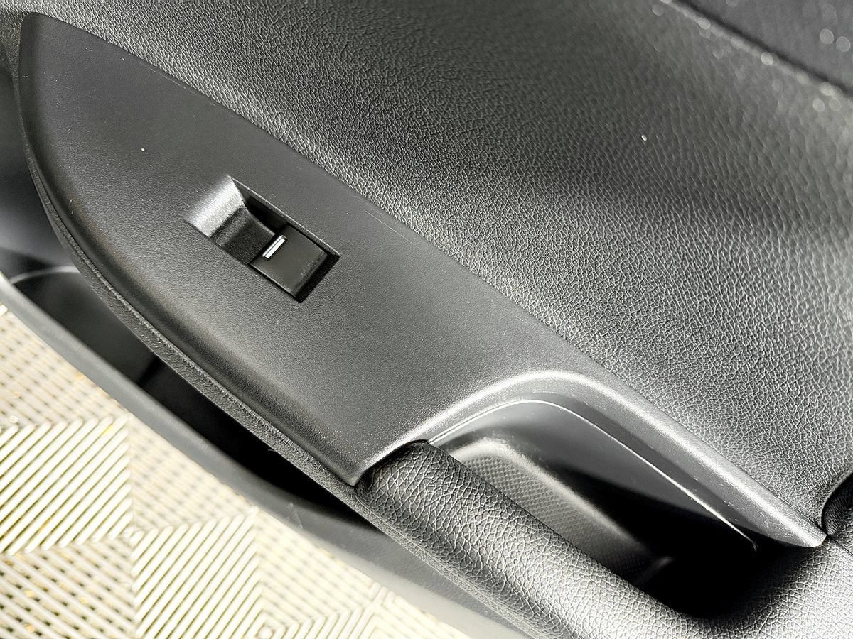 Used 2013 Honda Accord EX-L image 40
