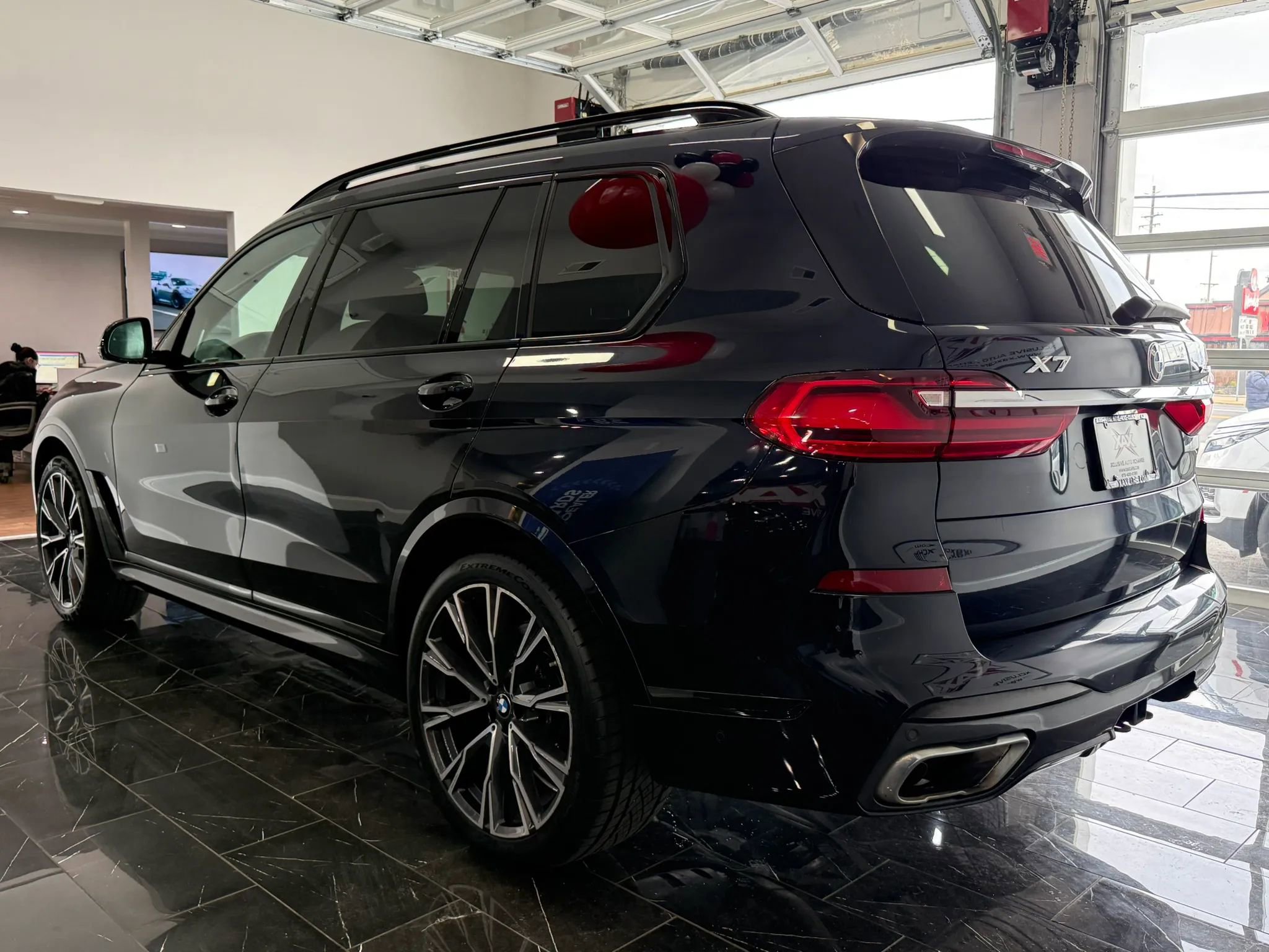 Used 2019 BMW X7 xDrive50i w/ Dynamic Handling Package image 4