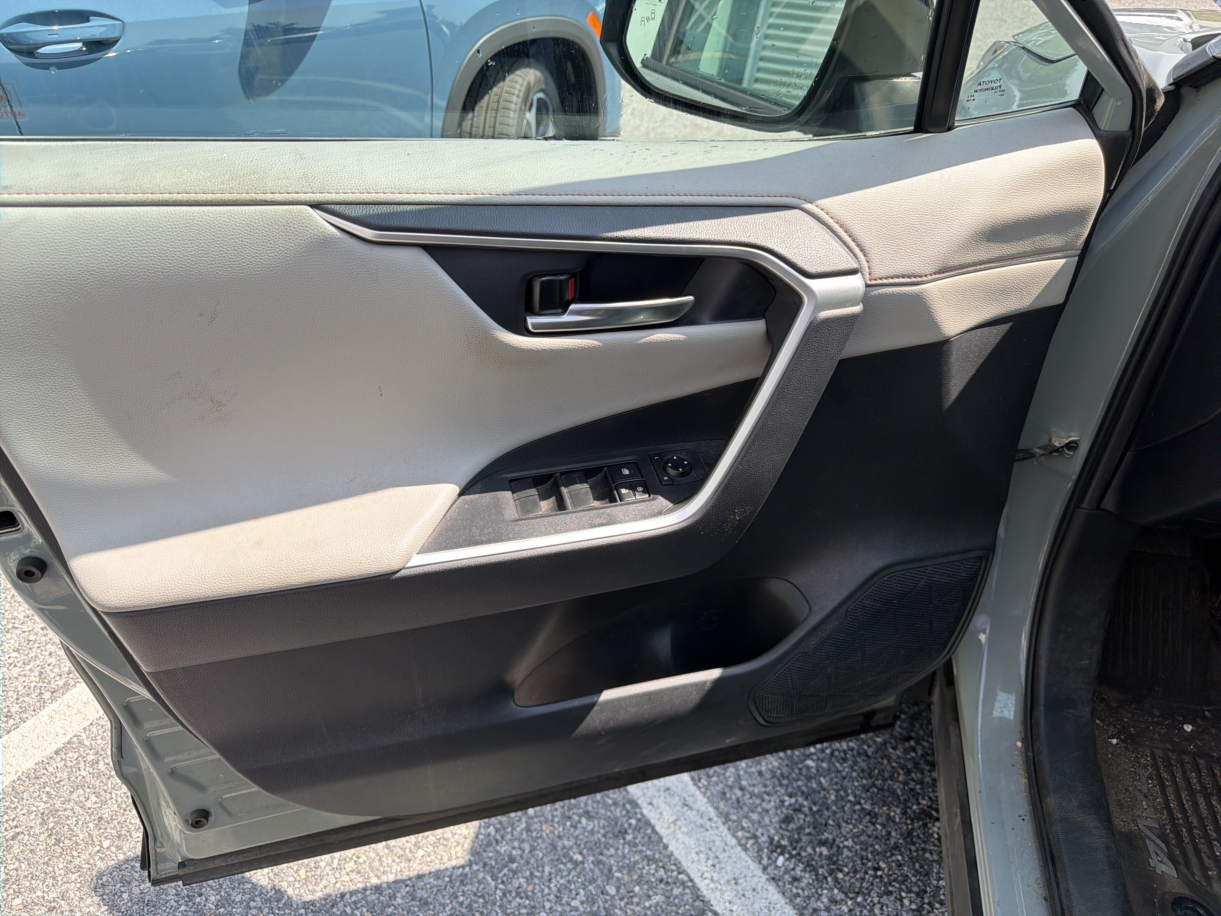 Used 2019 Toyota RAV4 Adventure AWD/4WD image 14