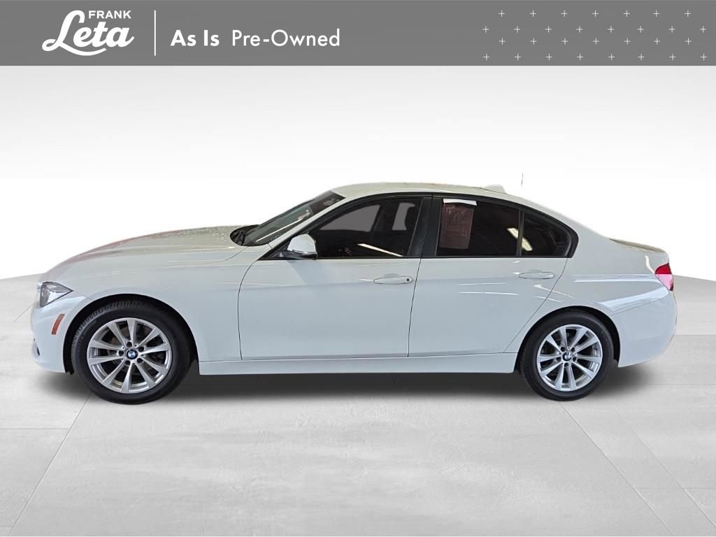 Used 2018 BMW 320i Sedan RWD image 3