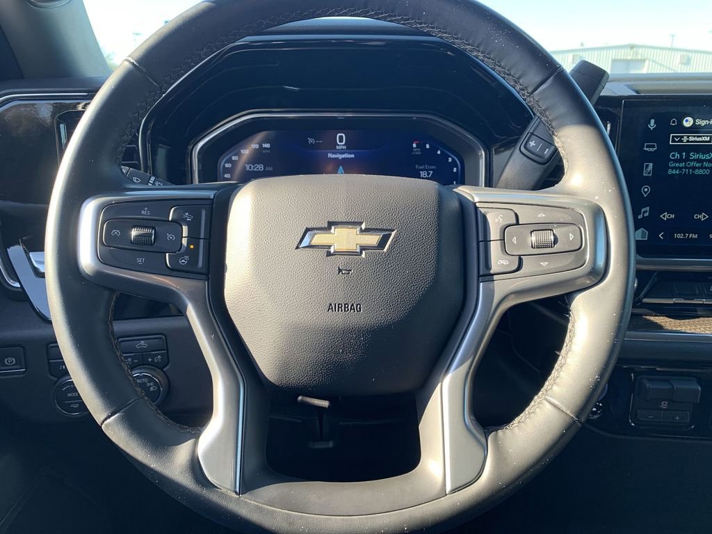 Used 2025 Chevrolet Silverado 1500 LT image 11