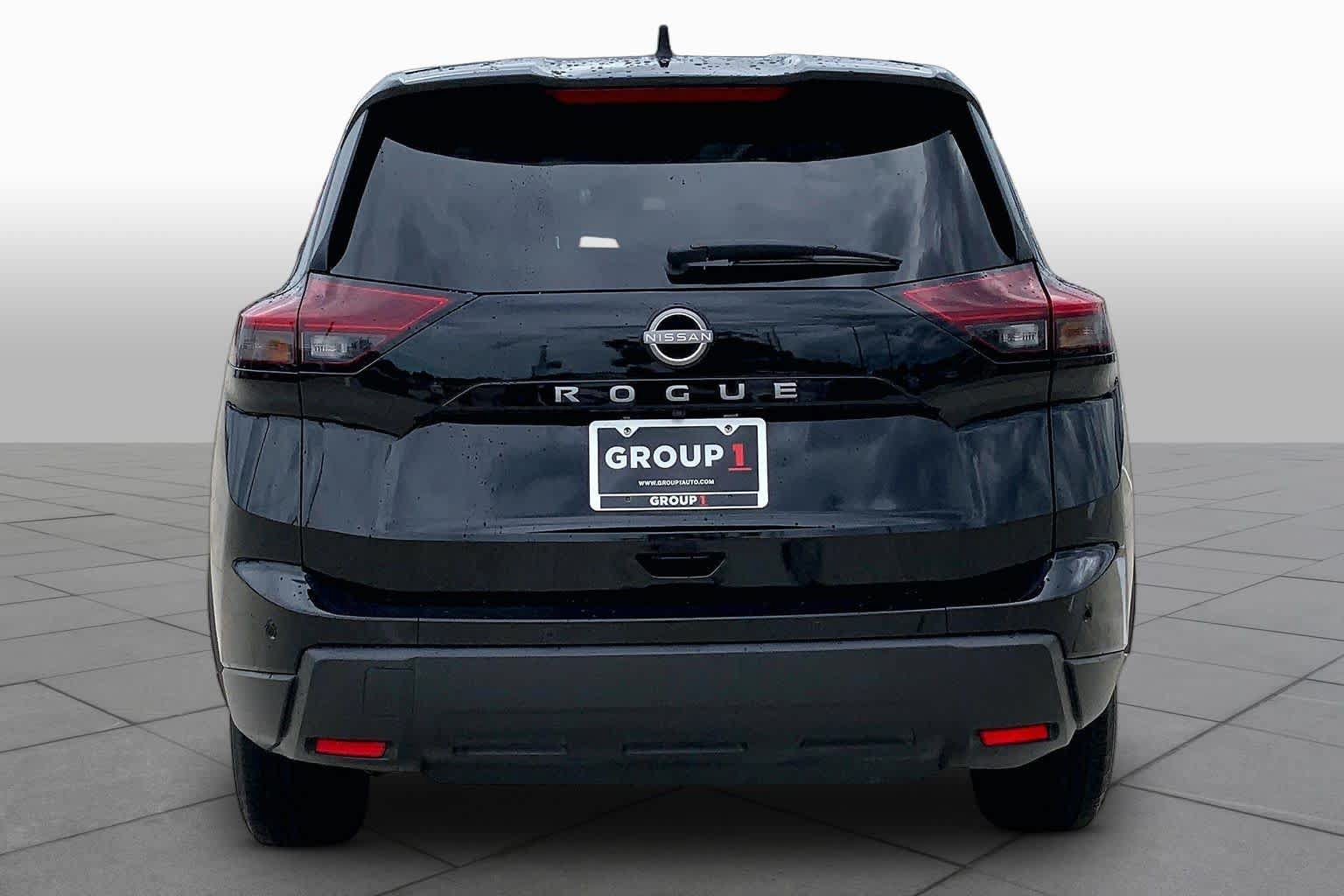 Used 2024 Nissan Rogue S FWD image 5