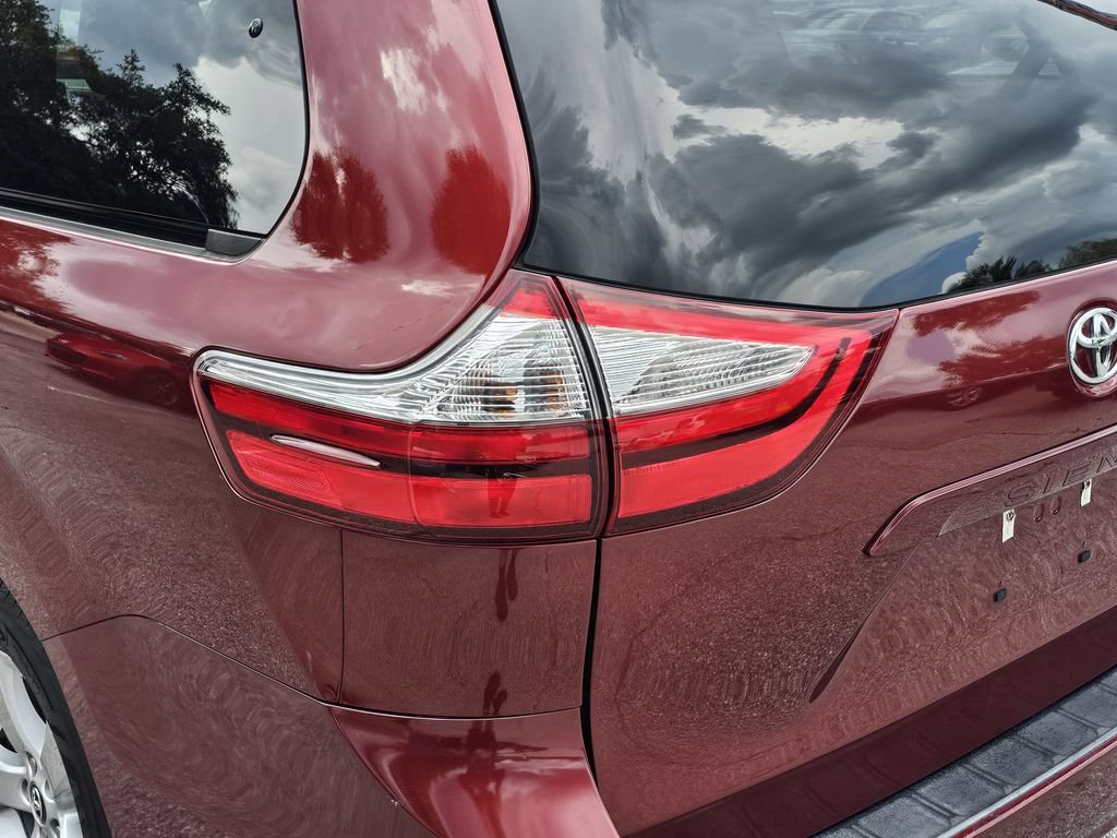 Used 2018 Toyota Sienna LE FWD image 7
